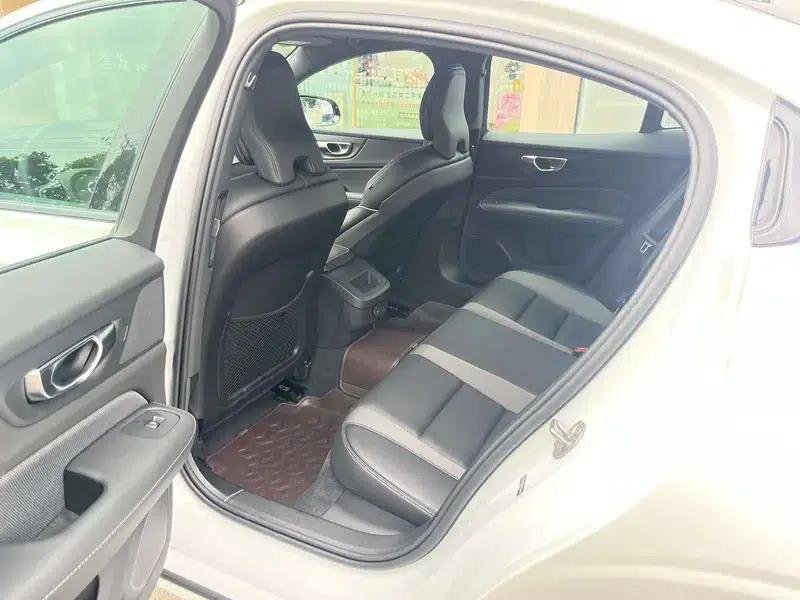 2025 Volvo S60 B5 Smart Sport Edition — миниатюра 12