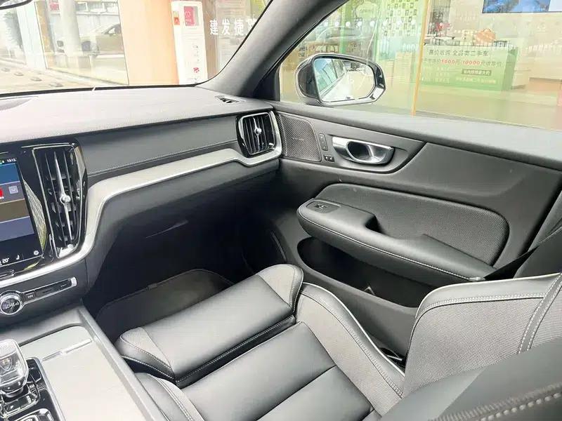 2025 Volvo S60 B5 Smart Sport Edition — миниатюра 13
