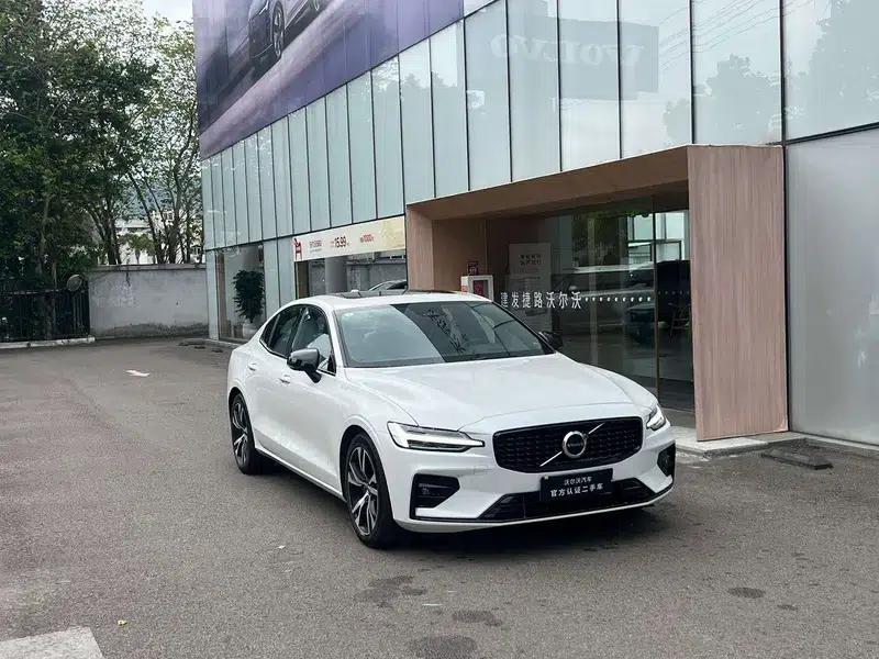 2025 Volvo S60 B5 Smart Sport Edition — миниатюра 3