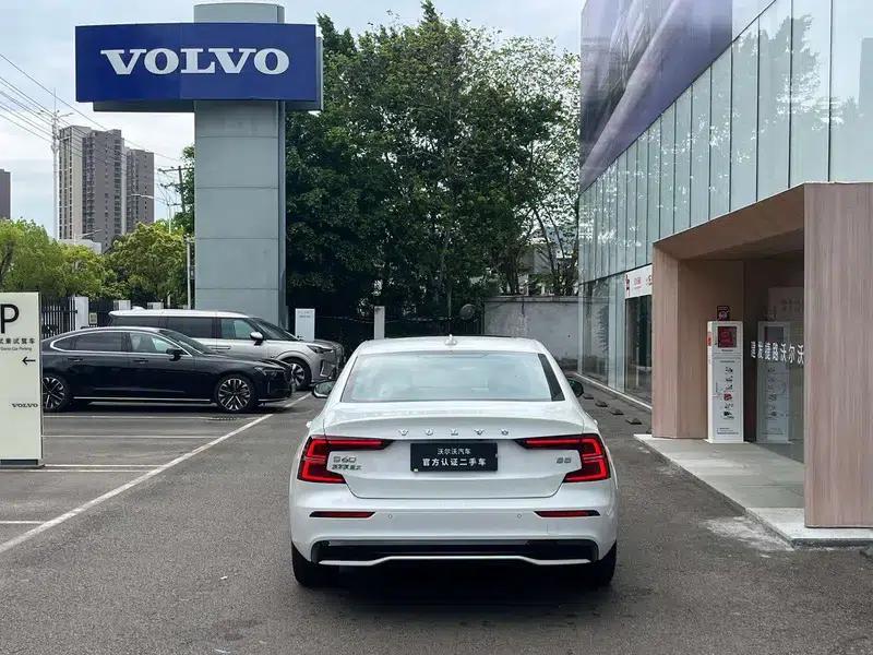 2025 Volvo S60 B5 Smart Sport Edition — миниатюра 5