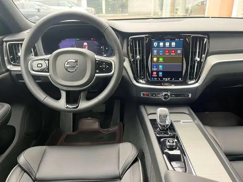 2025 Volvo S60 B5 Smart Sport Edition — миниатюра 10