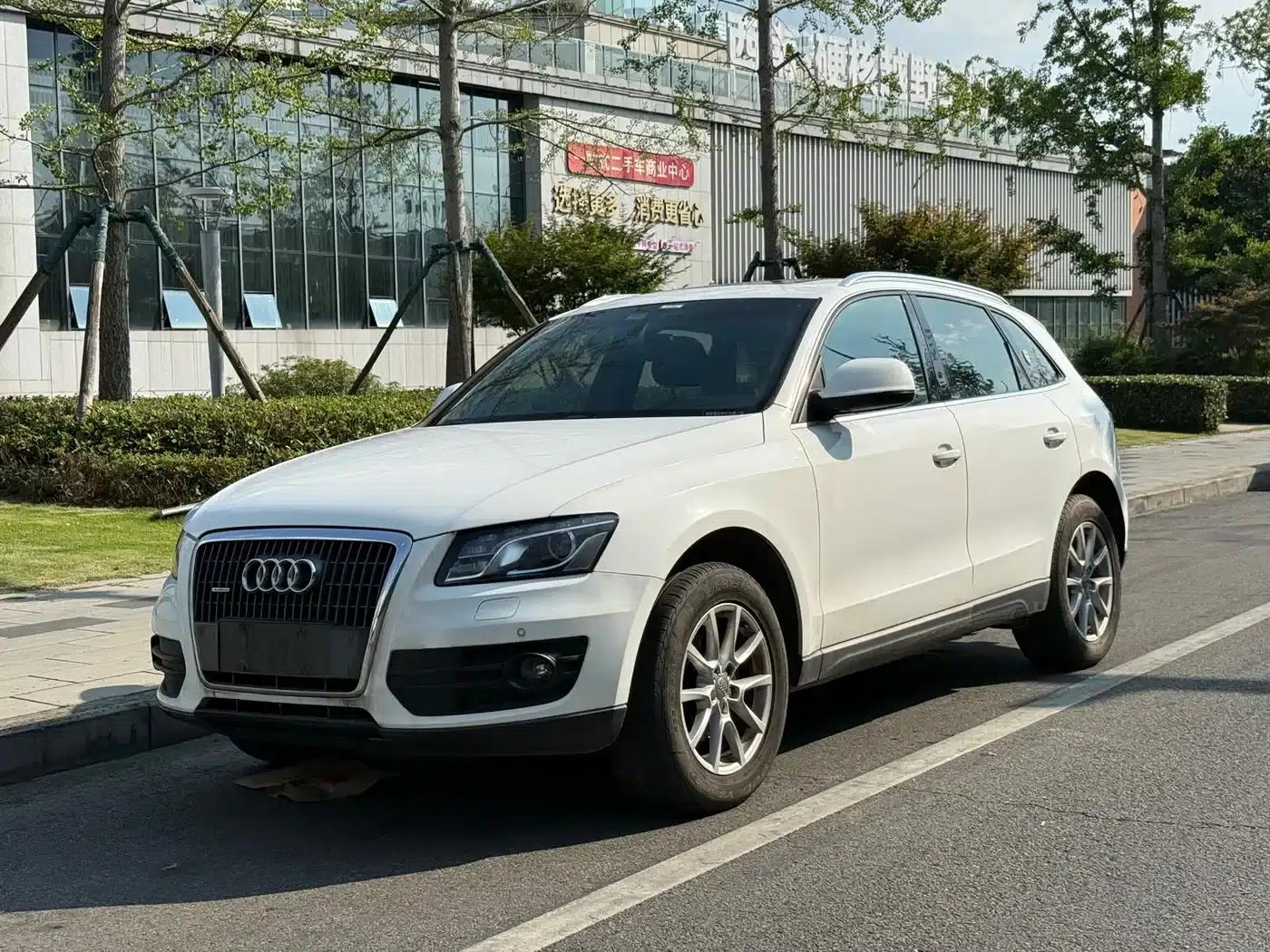 Audi Q5 2011 2.0TFSI Comfort — миниатюра 1