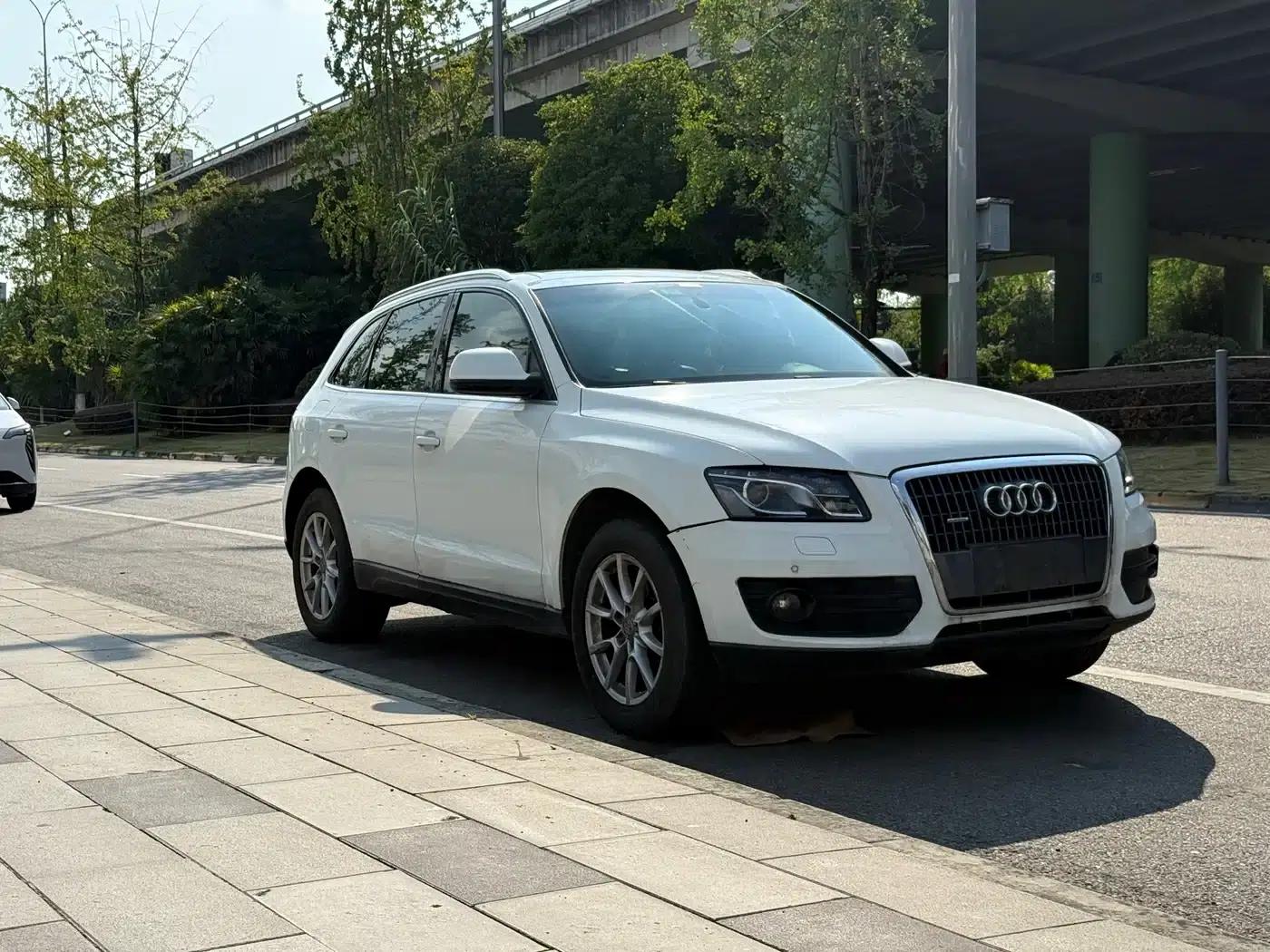 Audi Q5 2011 2.0TFSI Comfort — миниатюра 3