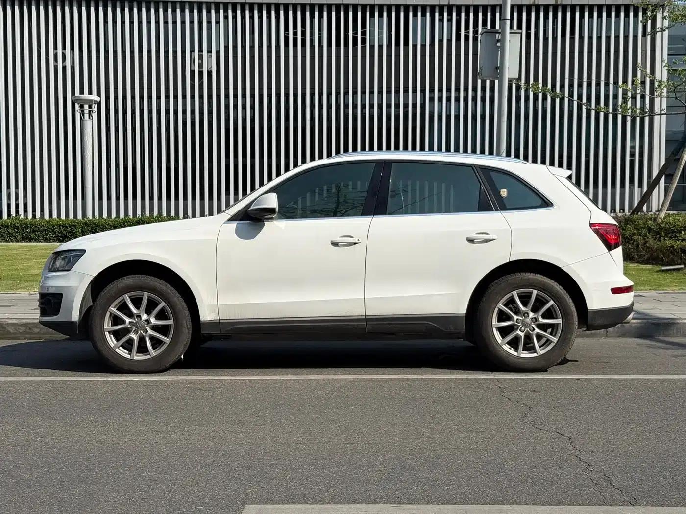 Audi Q5 2011 2.0TFSI Comfort — миниатюра 4