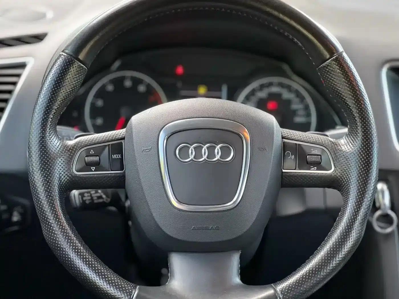 2010 Audi Q5 Imported Model 3.2FSI Sport — миниатюра 2