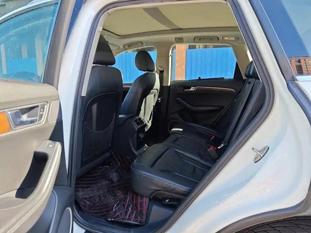 2010 Audi Q5 Imported Model 3.2FSI Sport — миниатюра 11