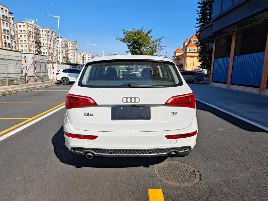 2010 Audi Q5 Imported Model 3.2FSI Sport — миниатюра 5