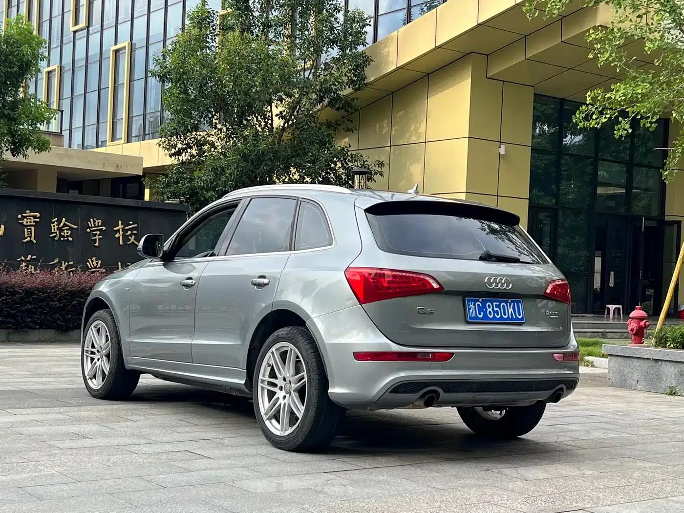 2010 Audi Q5 Imported Model 2.0TFSI Sport Edition — миниатюра 6