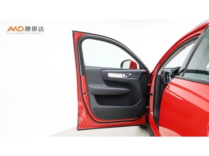 2021 Volvo XC40 T3 Smart Fashion Edition — миниатюра 9