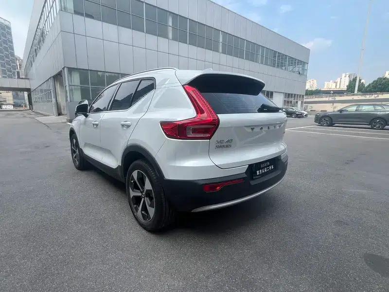 2024 Volvo XC40 B4 AWD Inscription Sport Edition — миниатюра 5