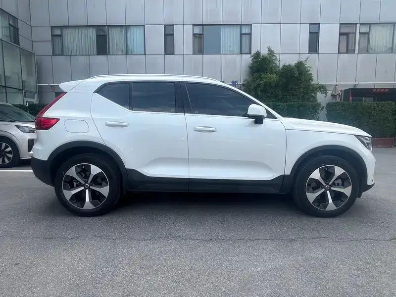2024 Volvo XC40 B4 AWD Inscription Sport Edition — миниатюра 8