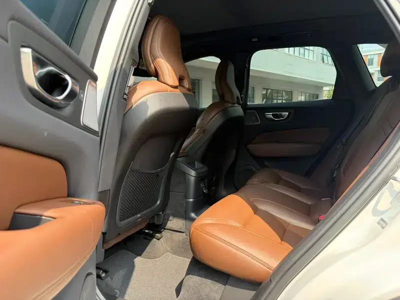 2024 Volvo XC60 PHEV T8 AWD Long Range Smart Luxury Edition — миниатюра 12