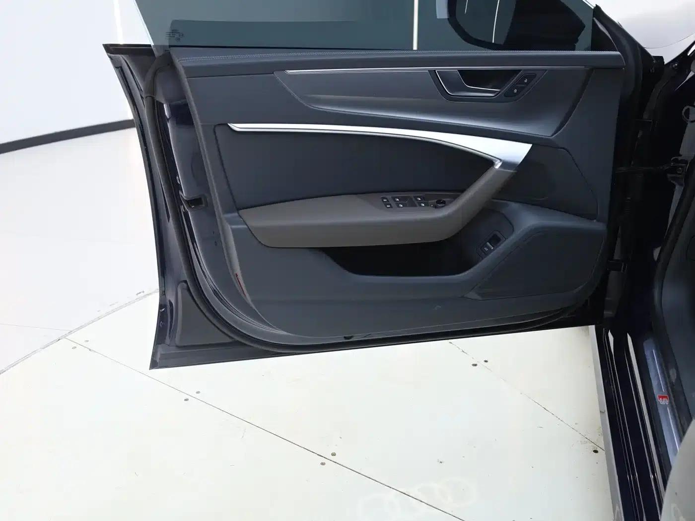 Audi A7L 2024 45TFSI S-line Dream Edition Crystal Package — миниатюра 18