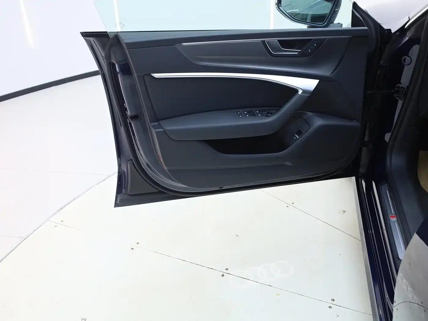 Audi A7L 2024 45TFSI S-line Dream Edition Crystal Package — миниатюра 11