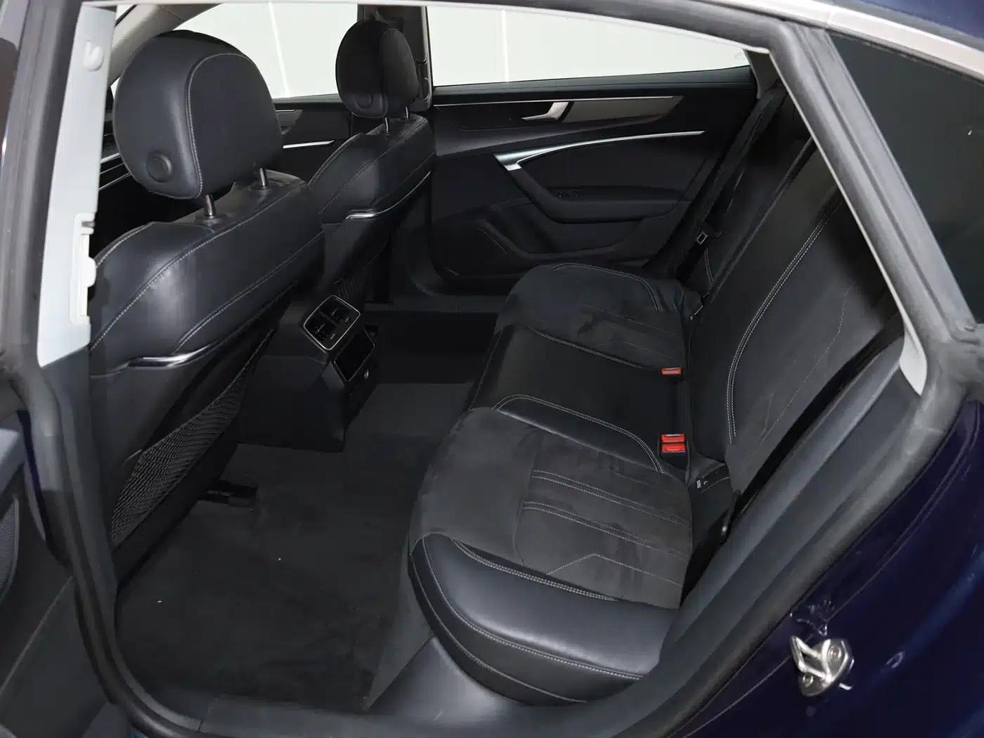 Audi A7L 2024 45TFSI S-line Dream Edition Crystal Package — миниатюра 24