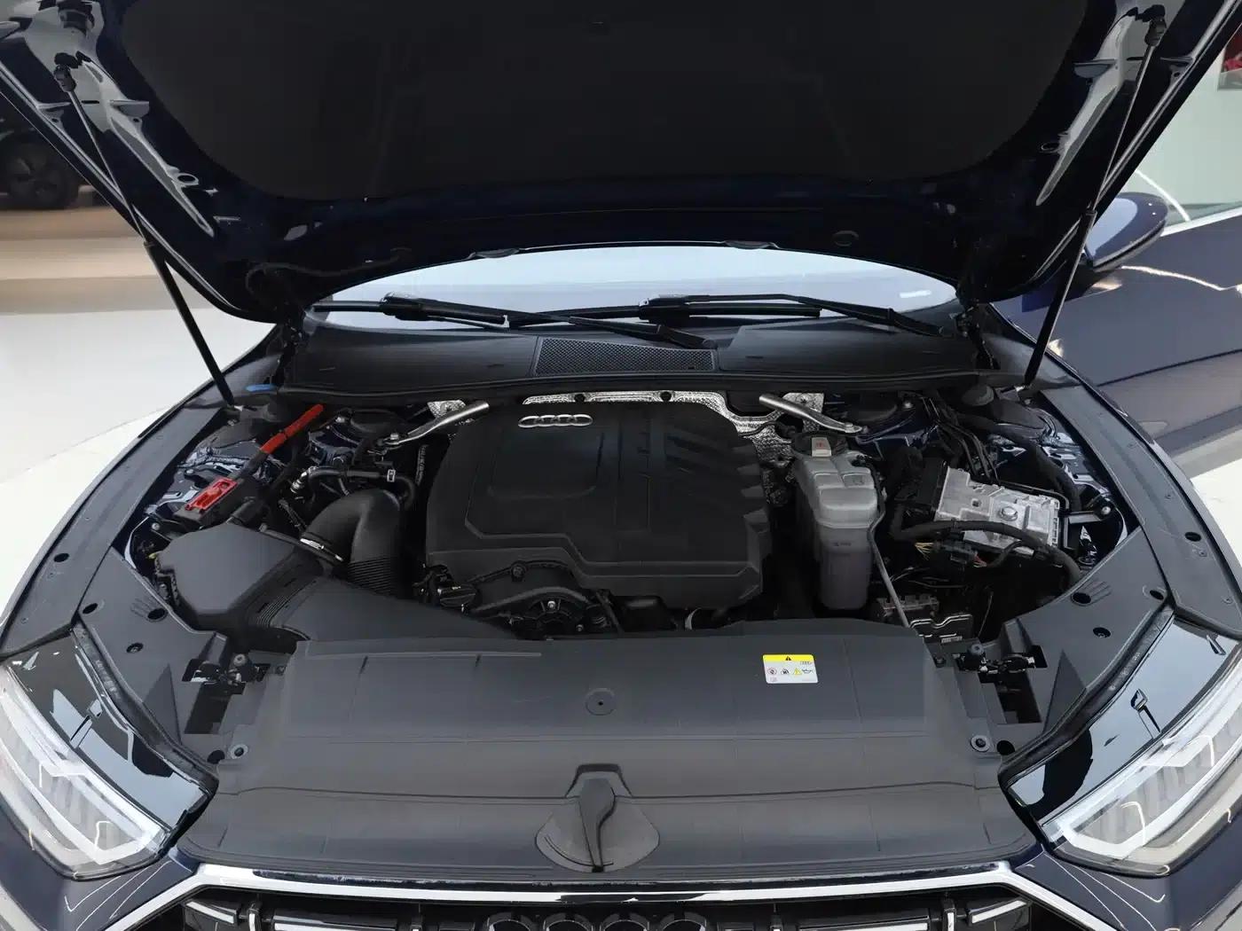 Audi A7L 2024 45TFSI S-line Dream Edition Crystal Package — миниатюра 27