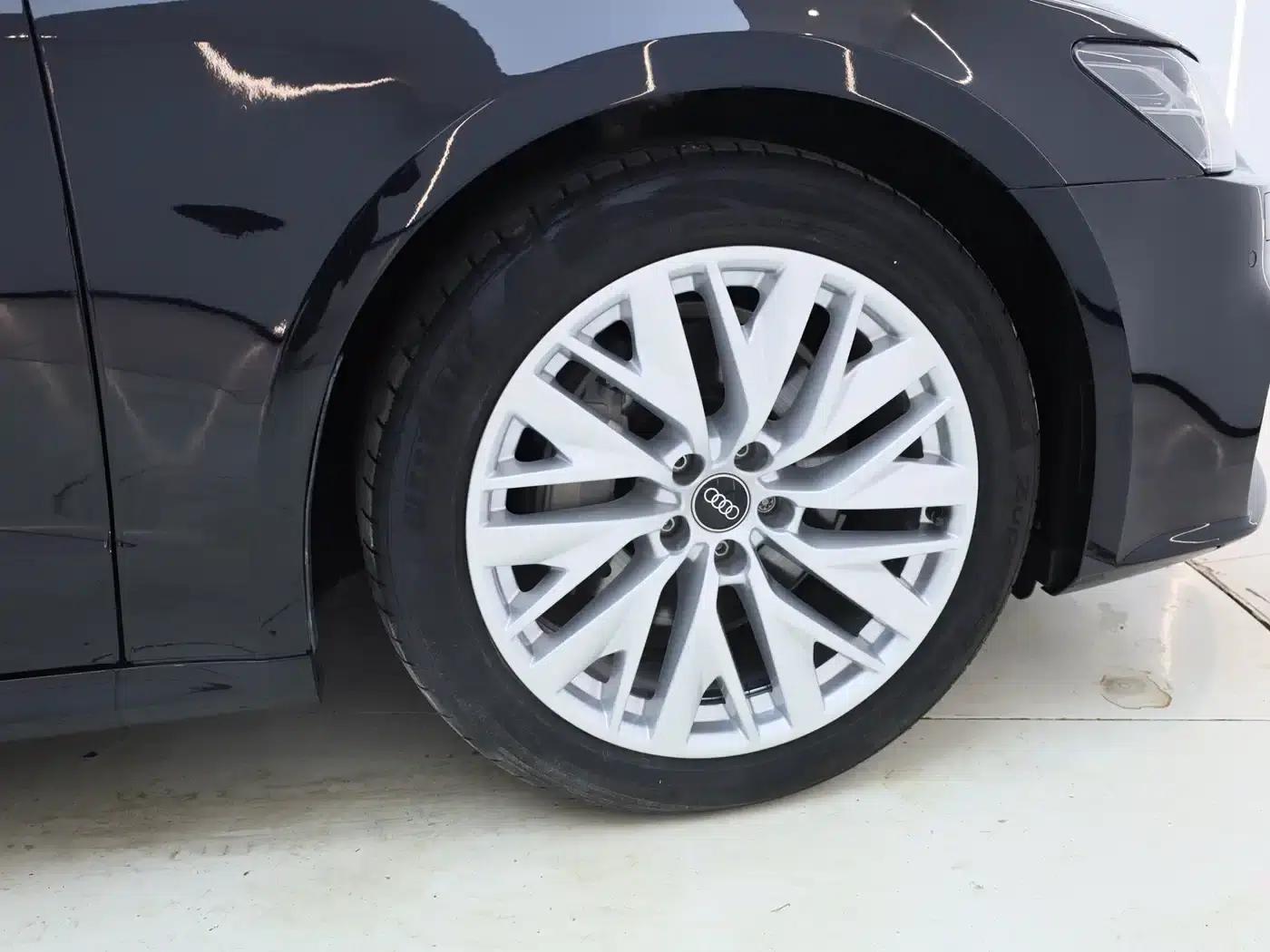 Audi A7L 2024 45TFSI S-line Dream Edition Crystal Package — миниатюра 17