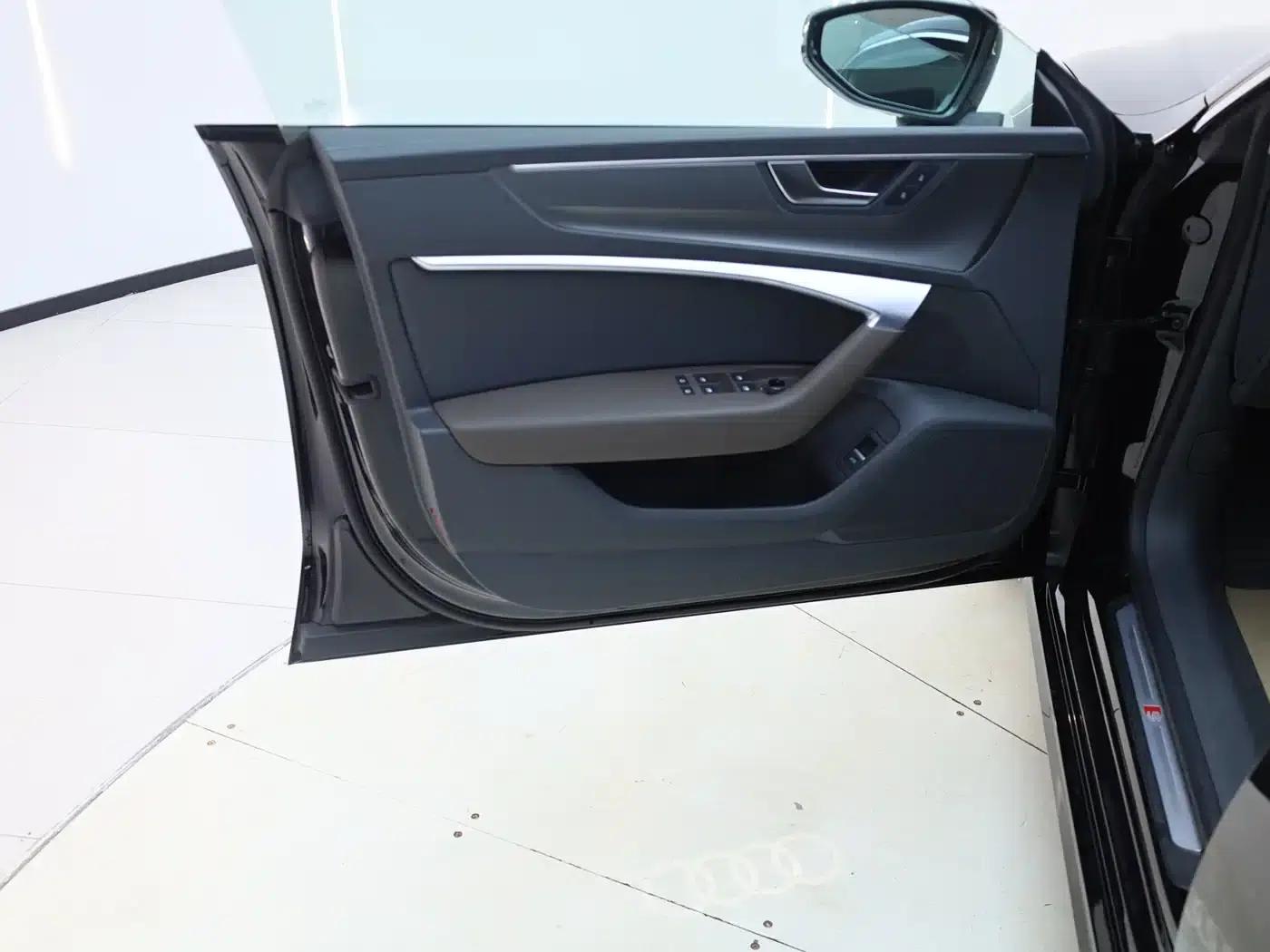 Audi A7L 2024 45TFSI S-line Dream Edition Crystal Package — миниатюра 9