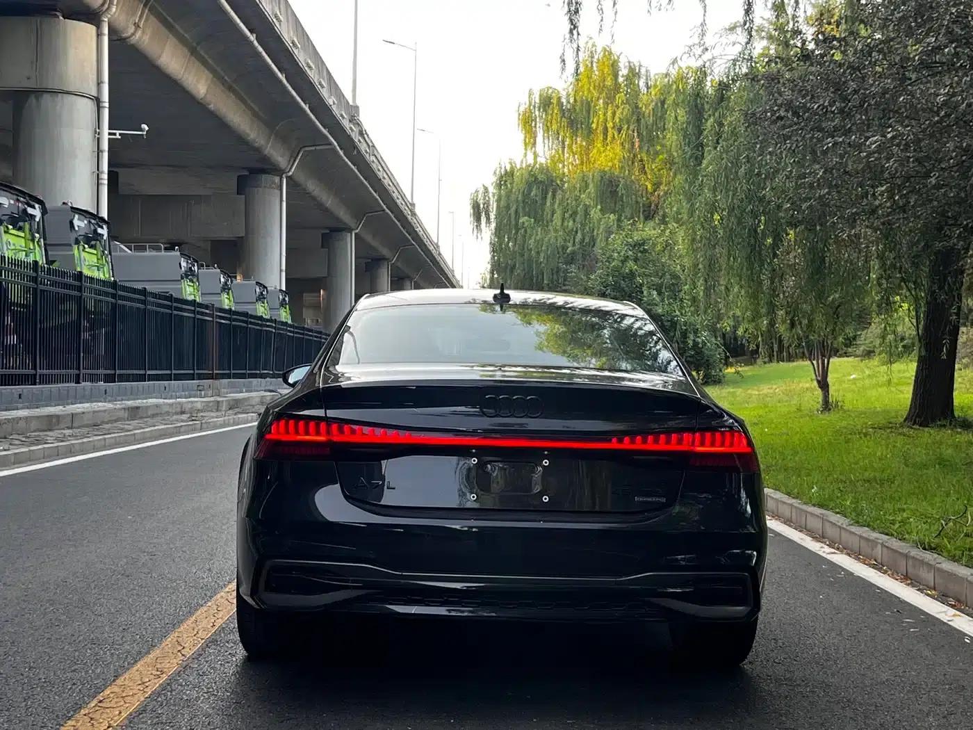 2024 Audi A7L 45 TFSI quattro Black Edition — миниатюра 13