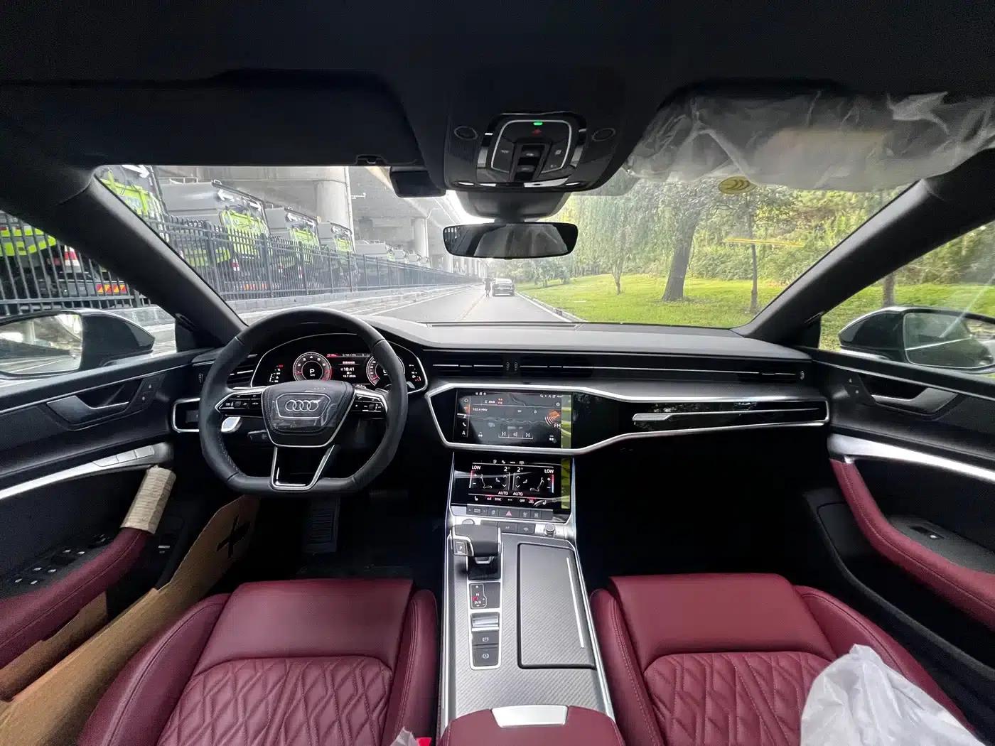 2024 Audi A7L 45 TFSI quattro Black Edition — миниатюра 8