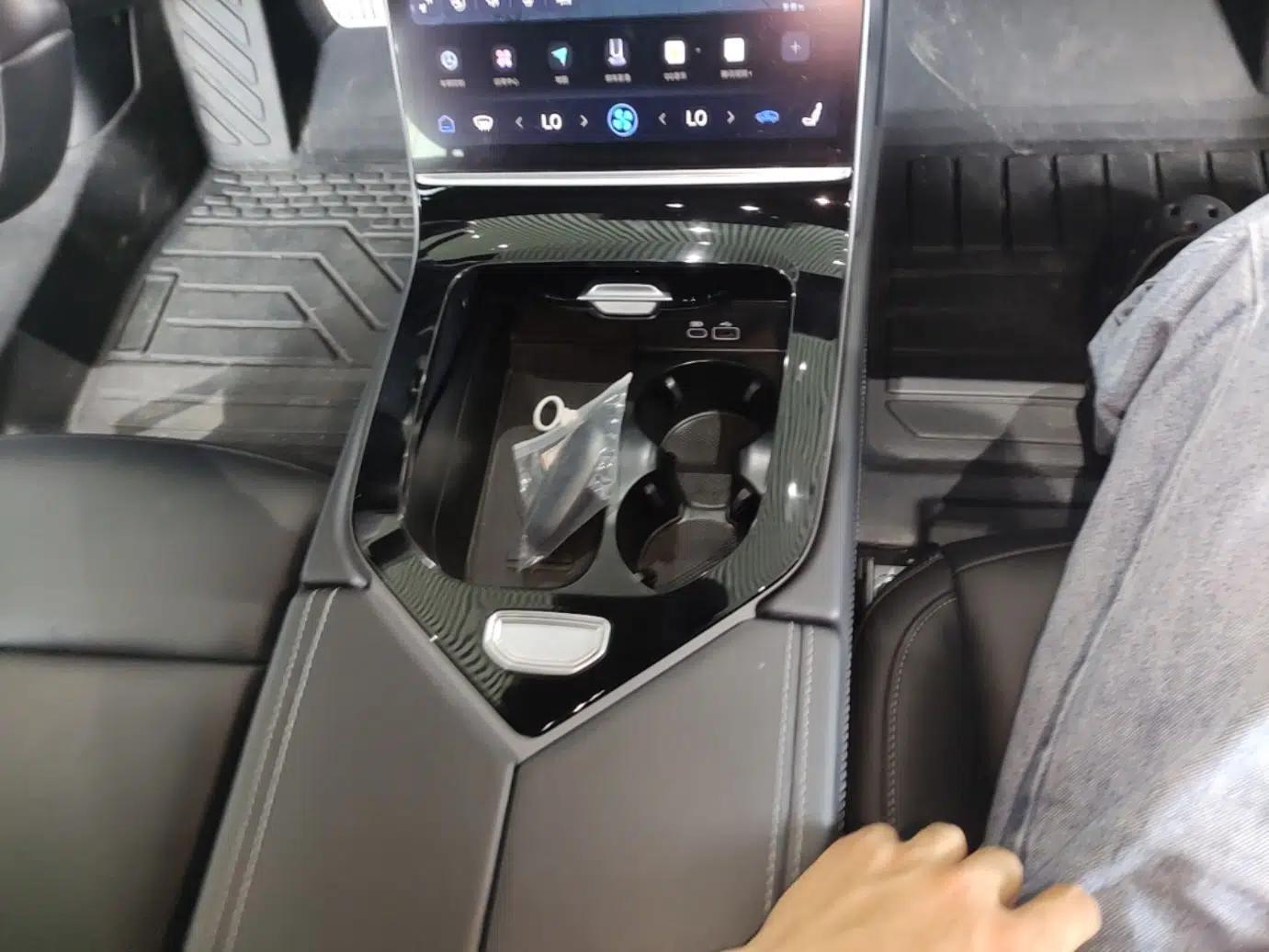NETA S 2023 Pure Electric 520km Rear-Drive Lite Version — миниатюра 16