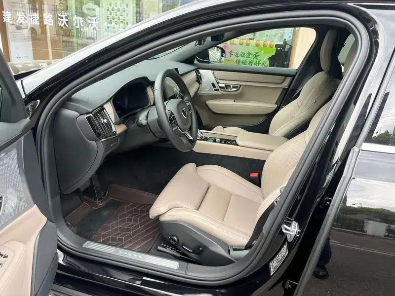2026 Volvo S90 PHEV T8 AWD Long Range Smart Luxury Edition — миниатюра 12