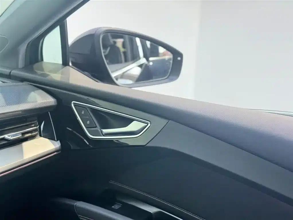 Audi Q4 e-tron 2024 Model 40 e-tron Adventure Edition — миниатюра 12