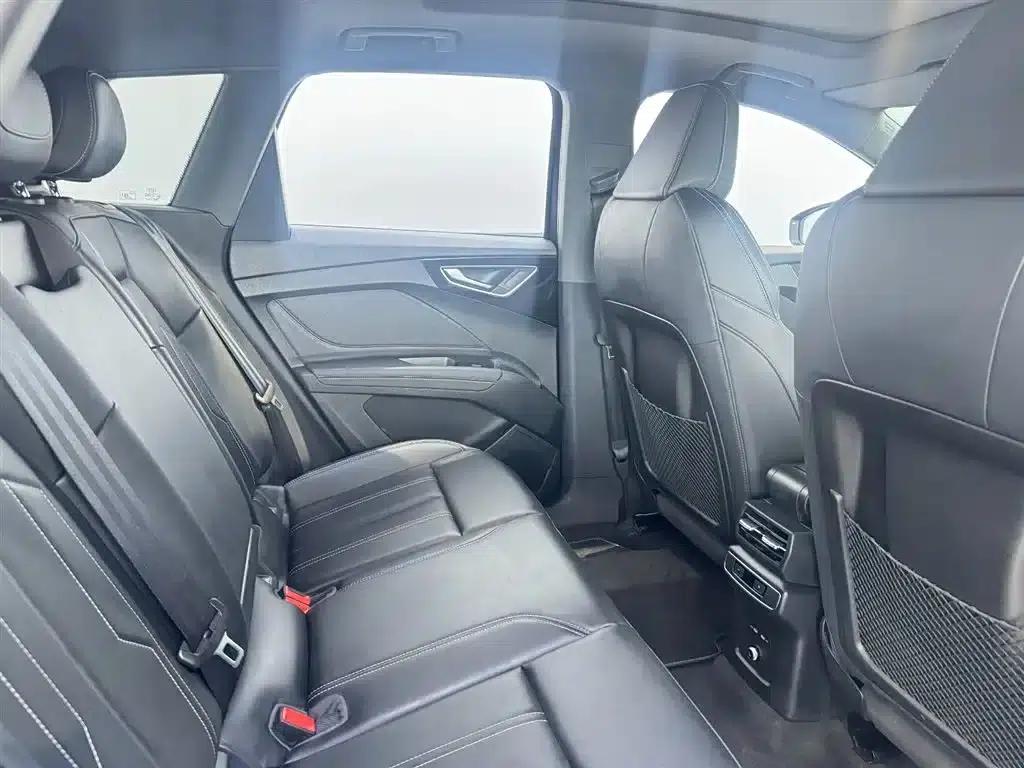 Audi Q4 e-tron 2024 Model 40 e-tron Adventure Edition — миниатюра 8