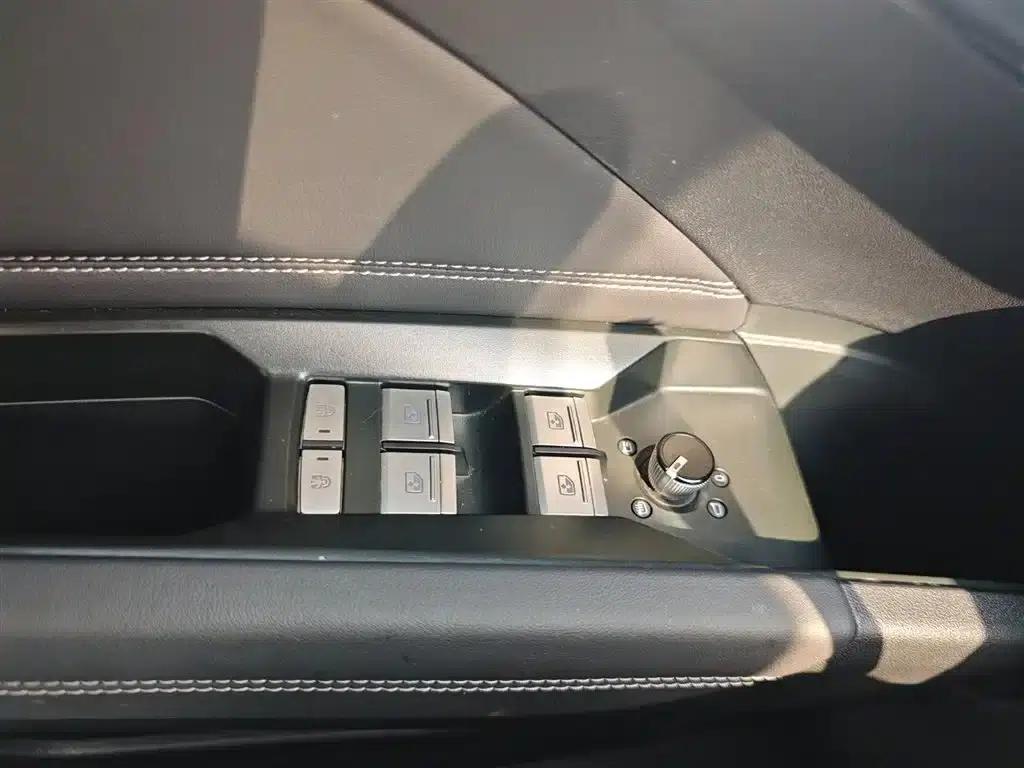 Audi Q4 e-tron 2024 Model 40 e-tron Trailblazer — миниатюра 13
