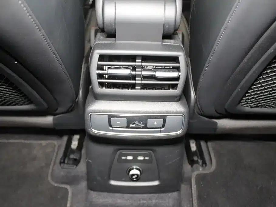 Audi Q4 e-tron 2024 Model 40 e-tron Adventure Edition — миниатюра 10