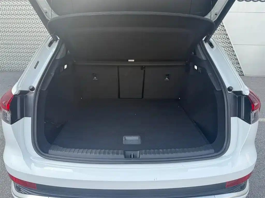Audi Q4 e-tron 2023 50 e-tron quattro Expansion Edition — миниатюра 2
