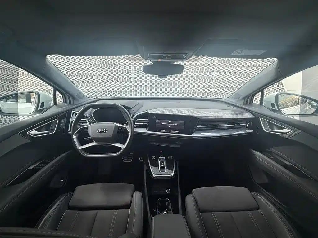 Audi Q4 e-tron 2023 50 e-tron quattro Expansion Edition — миниатюра 7