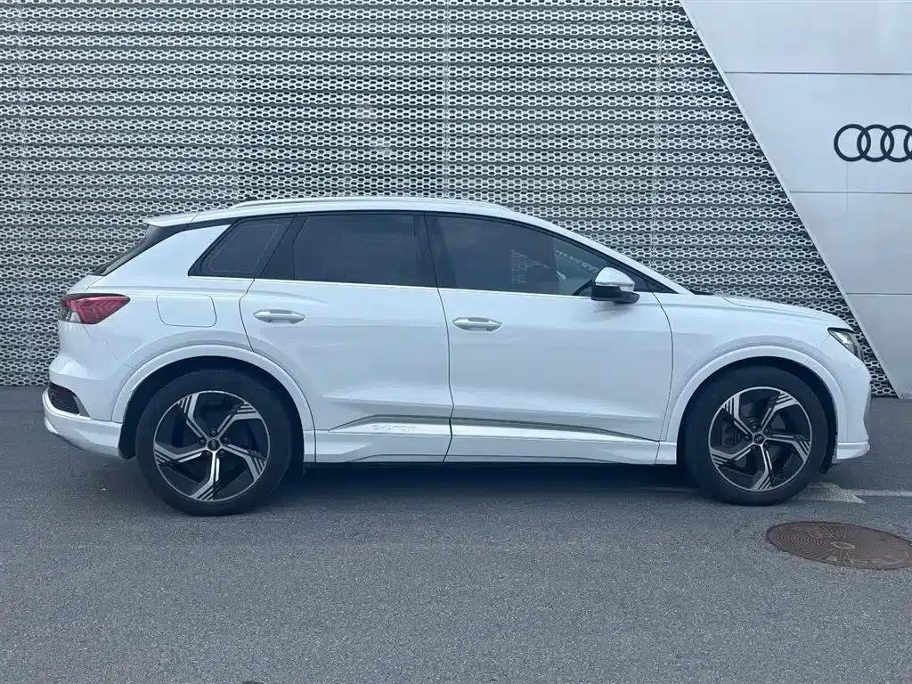 Audi Q4 e-tron 2023 50 e-tron quattro Expansion Edition — миниатюра 8