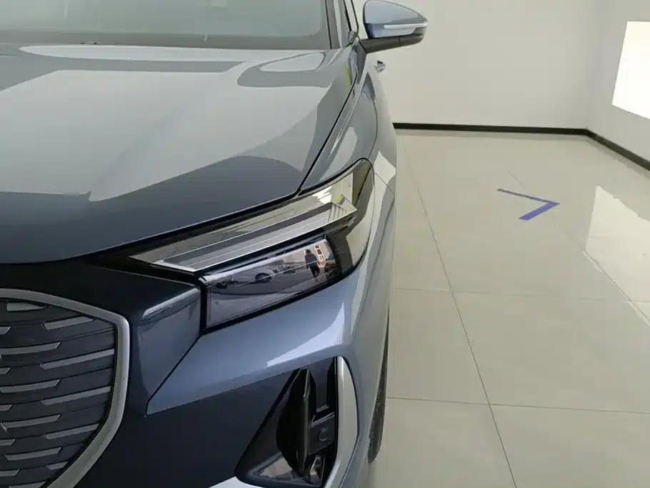 Audi Q4 e-tron 2022 40 e-tron Adventure Edition — миниатюра 5