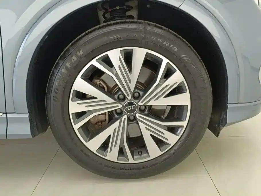Audi Q4 e-tron 2022 40 e-tron Adventure Edition — миниатюра 6