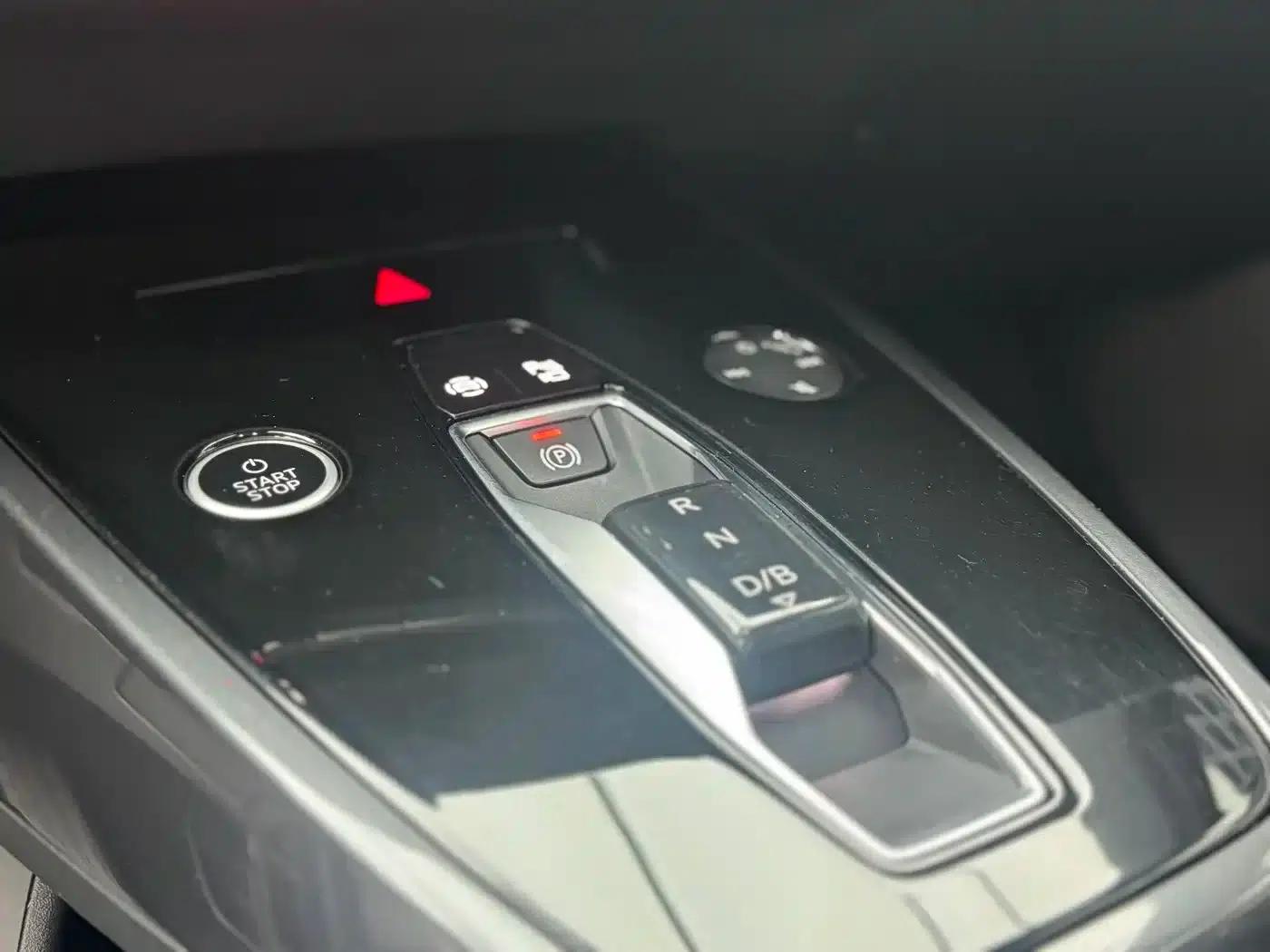 Audi Q4 e-tron 2023 50 e-tron quattro Expansion Edition — миниатюра 8