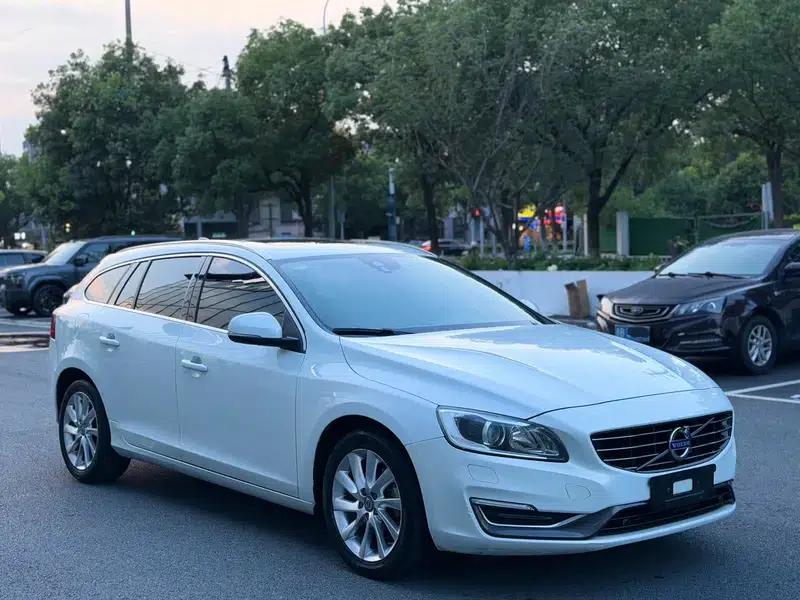 2014 Volvo V60 T5 Smart Edition — миниатюра 3