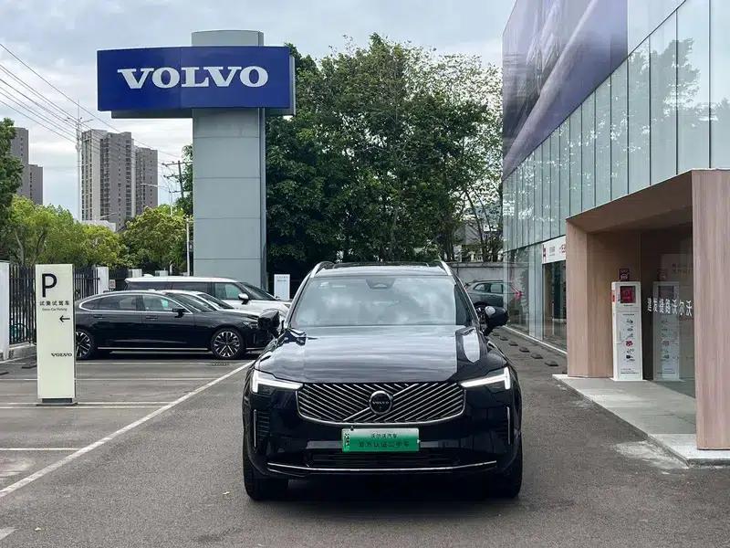 Volvo XC90 PHEV 2025 E-Drive Hybrid T8 Long Range Premium Luxury Edition 7-Seater — миниатюра 2