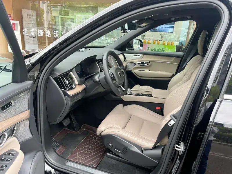 Volvo XC90 PHEV 2025 E-Drive Hybrid T8 Long Range Premium Luxury Edition 7-Seater — миниатюра 12