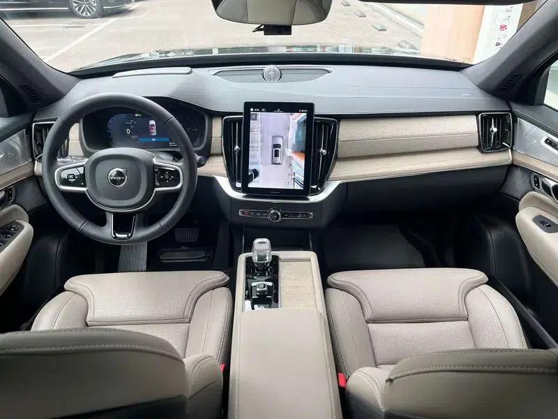 Volvo XC90 PHEV 2025 E-Drive Hybrid T8 Long Range Premium Luxury Edition 7-Seater — миниатюра 10