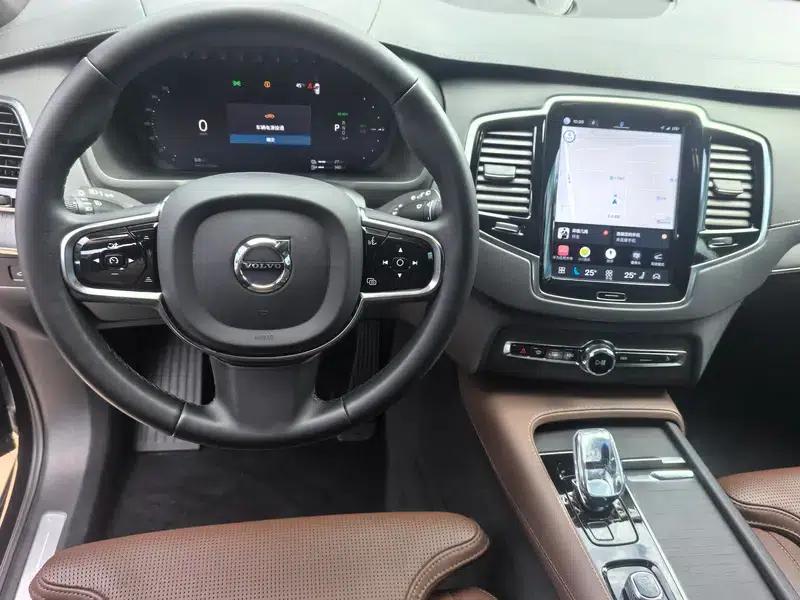 Volvo XC90 PHEV 2023 E-Drive Hybrid T8 Long Range Premium Luxury Edition 7-Seater — миниатюра 9