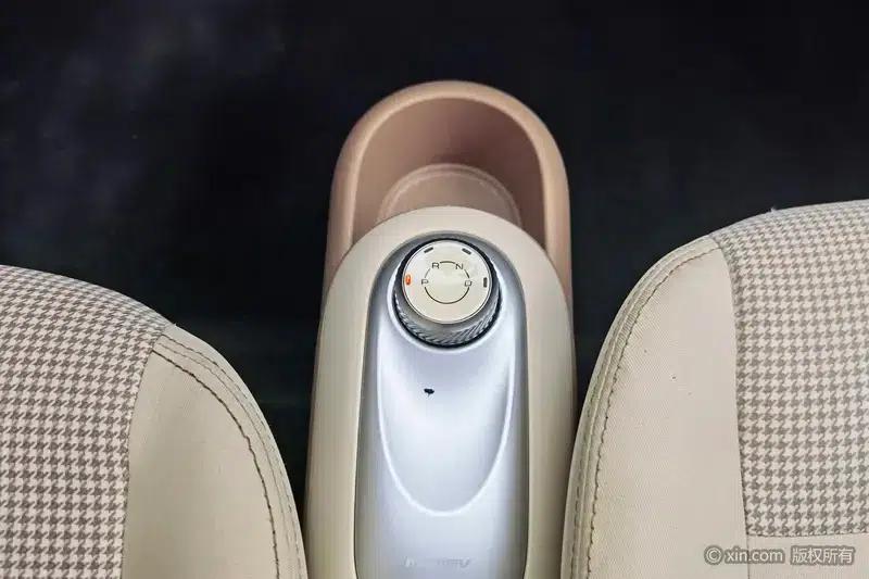 Wuling Hongguang MINIEV 2025 Model, 205km/h, Lithium Iron Phosphate, Four-Door Premium Edition — миниатюра 11