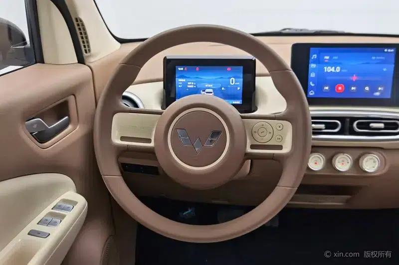 Wuling Hongguang MINIEV 2025 Model, 205km/h, Lithium Iron Phosphate, Four-Door Premium Edition — миниатюра 14