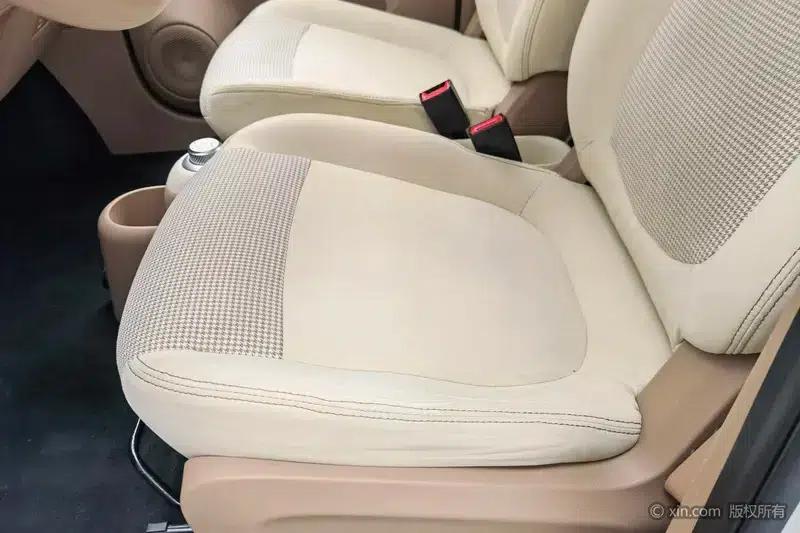 Wuling Hongguang MINIEV 2025 Model, 205km/h, Lithium Iron Phosphate, Four-Door Premium Edition — миниатюра 18