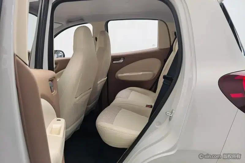 Wuling Hongguang MINIEV 2025 Model, 205km/h, Lithium Iron Phosphate, Four-Door Premium Edition — миниатюра 19