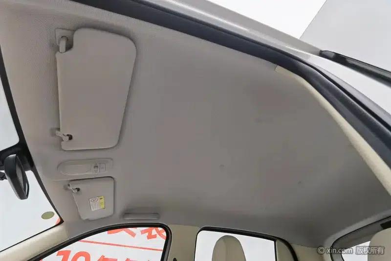 Wuling Hongguang MINIEV 2025 Model, 205km/h, Lithium Iron Phosphate, Four-Door Premium Edition — миниатюра 20