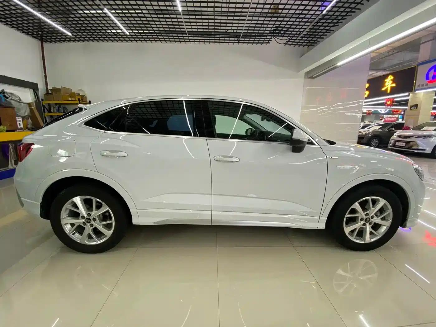 Audi Q3 Sportback 2022 35 TFSI Progressive — миниатюра 4