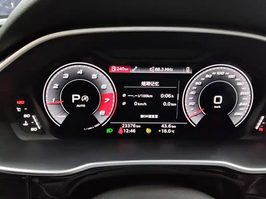 Audi Q3 Sportback 2024 45 TFSI quattro Launch Special Edition — миниатюра 14
