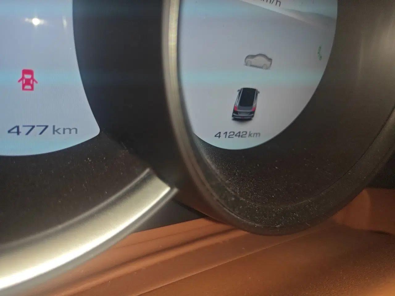 ORA Lightning Cat 2022 555 km Luxury Edition — миниатюра 12