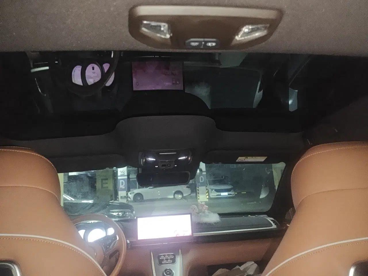 ORA Lightning Cat 2022 555 km Luxury Edition — миниатюра 18